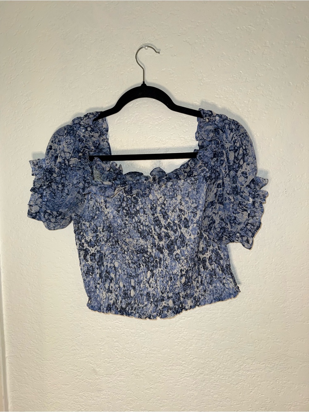Express Blue Floral Smocked Puff-Sleeve Crop Top